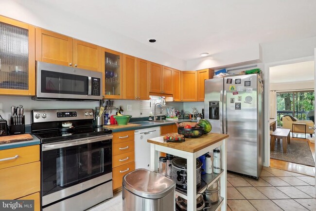 Building Photo - 2031 Approach Ln