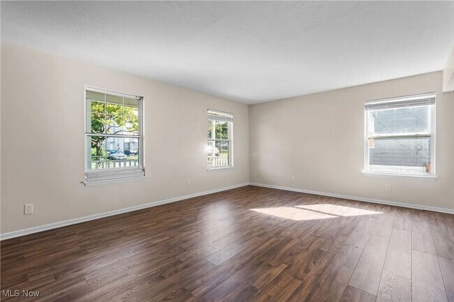 Building Photo - 3 BD/ 1.5BA Home for Rent- Cleveland- FIRST MONTH RENT 1/2 OFF!