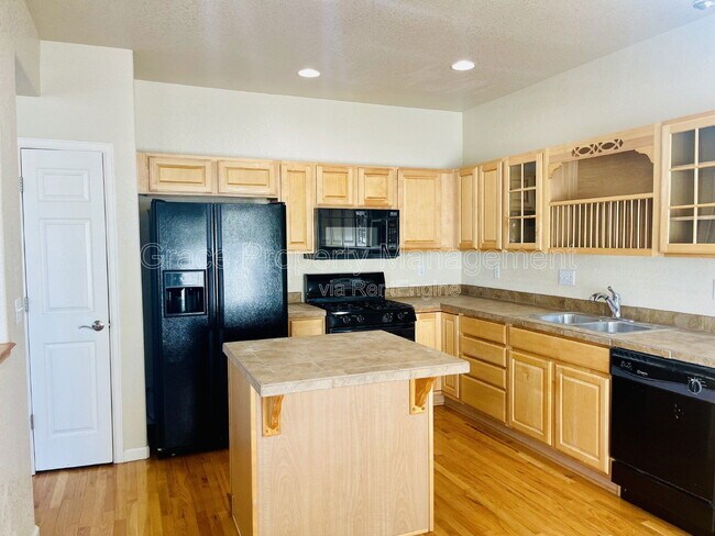 Building Photo - 12616 Julian Point