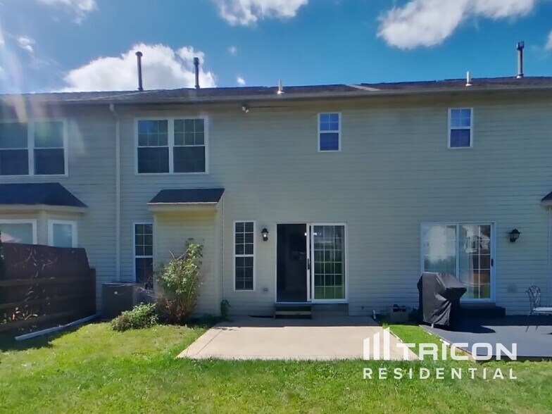 Building Photo - 466 Berkshire Dr