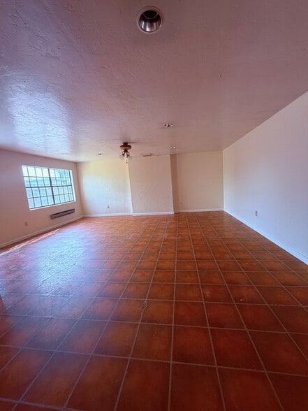 Building Photo - 1235 W Ontario St