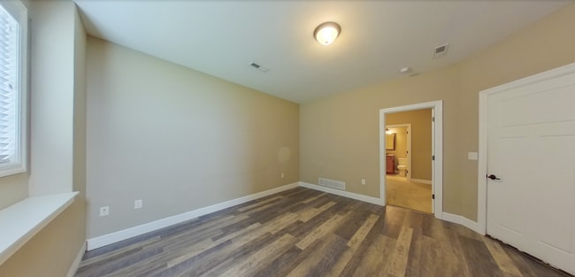 Building Photo - 2126 Little Kitten Ave