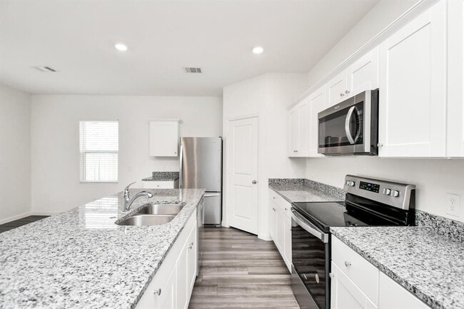 Building Photo - 7814 Hightree Dr