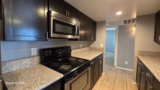 Building Photo - Stylish 1Bed/1Bath Condo in Prime Location!