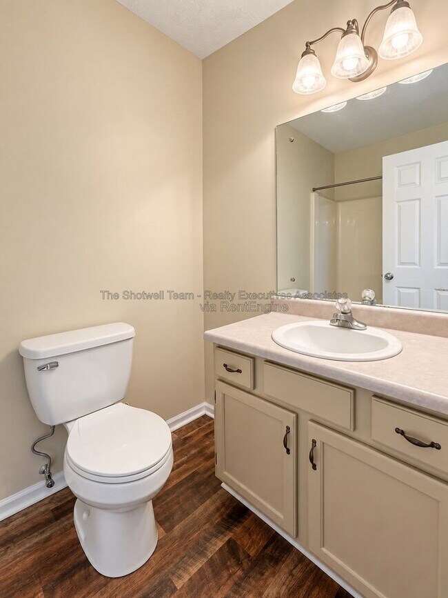 Building Photo - 407 Herringbone Ct