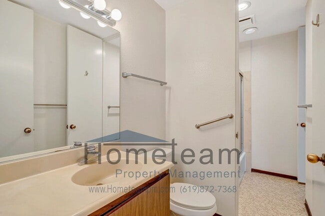 Building Photo - 2 BR/ 2BA 1380 SQFT Point Loma / La Playa ...