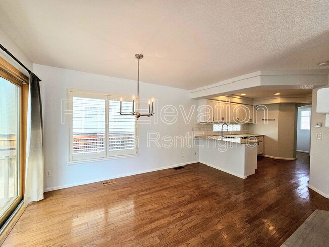 Building Photo - 1390 Braewood Ave