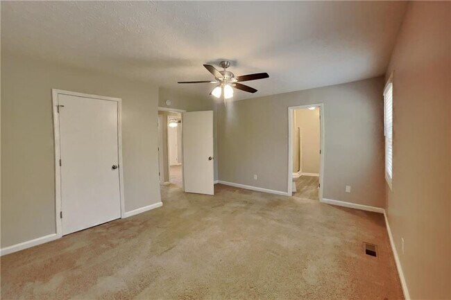 Building Photo - 4730 Spring Gate Dr