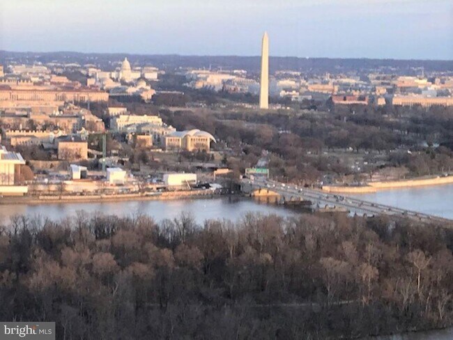 Building Photo - 1011 Arlington Blvd