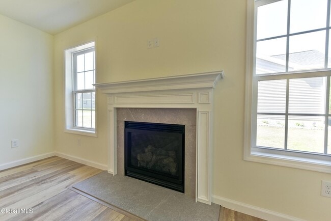 Building Photo - 74 Seashore Wy