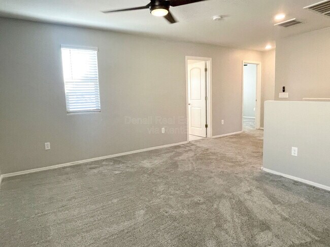 Building Photo - 8010 S Golden Bell Dr