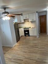 Building Photo - 43 Sycamore St