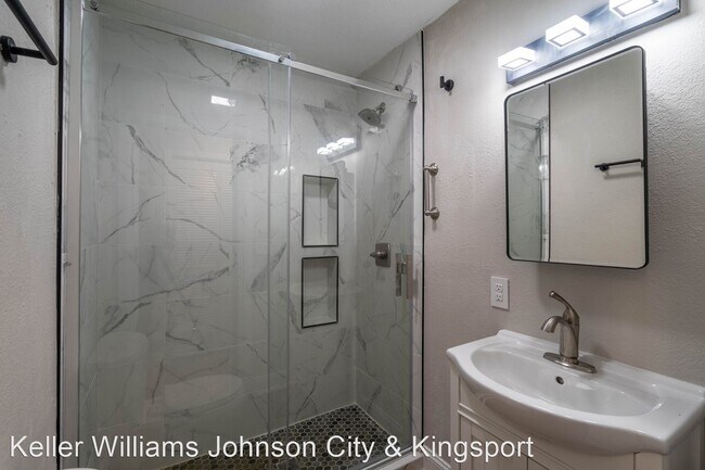 Building Photo - 3 br, 3 bath House - 1319 Seminole Drive