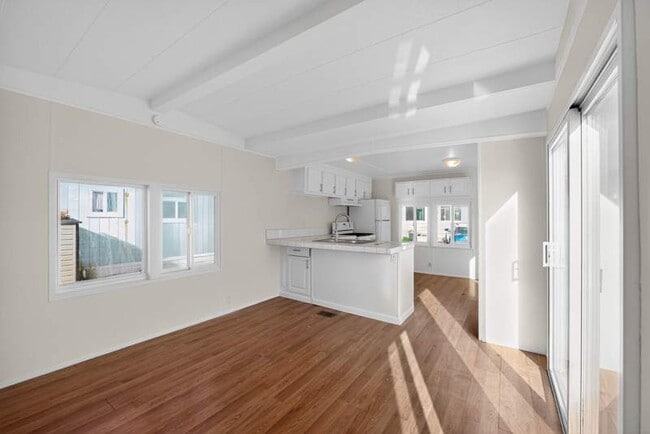 Building Photo - 349 3rd Ave