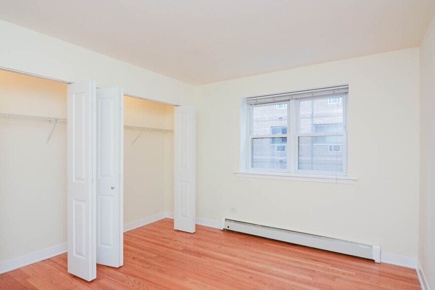 Building Photo - 628 W Wrightwood Ave