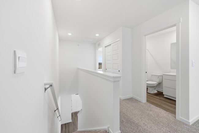 Building Photo - 2334 Noble Ln