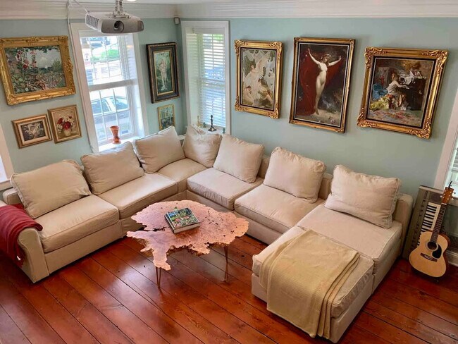 Building Photo - 15 Ferry St