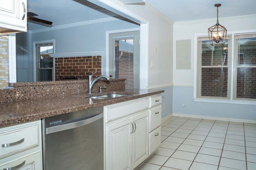 Building Photo - 1026 Tottenham Ln