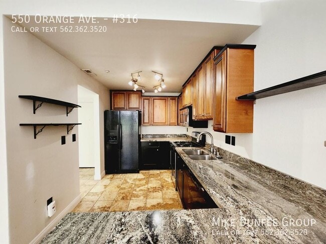 Building Photo - 550 Orange Ave