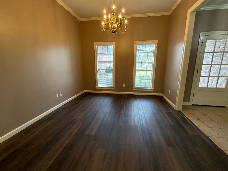 Building Photo - 200 Row 3