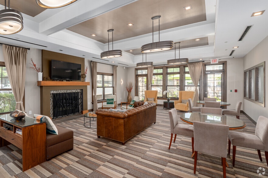 Clubhouse Lounge - Palmer View
