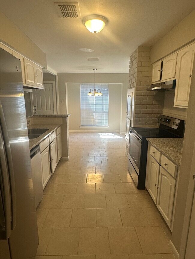 Building Photo - 403 Mistywood Dr