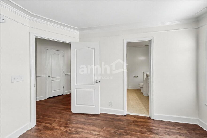 Building Photo - 2533 Kilkenny Ct
