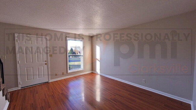 Building Photo - 1531 E Knollwood Cir