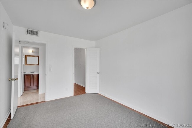 Building Photo - 486 Fanshaw L