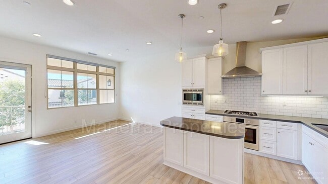 Building Photo - Beautiful 2 bed Home in Irvine