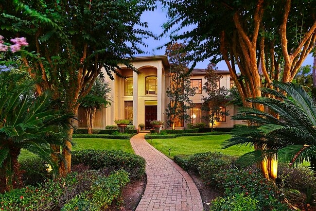 Building Photo - 11101 S Country Squire