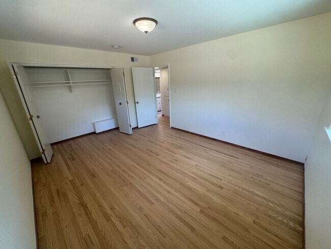 Building Photo - 1539/41 Gary Way
