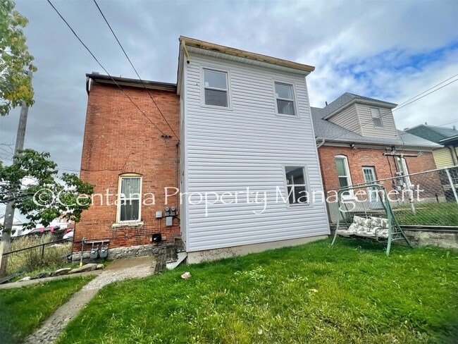 Building Photo - 909-911 Antimony