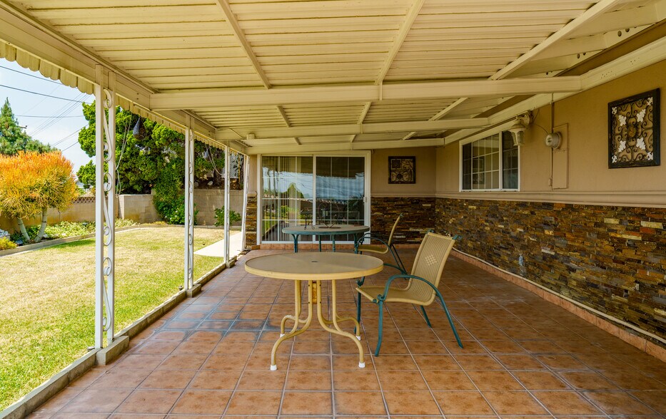 Building Photo - 817 Malone Dr