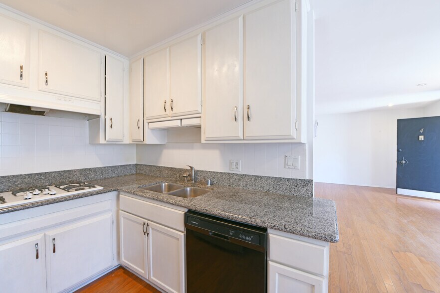 Building Photo - 1436 S Bedford St