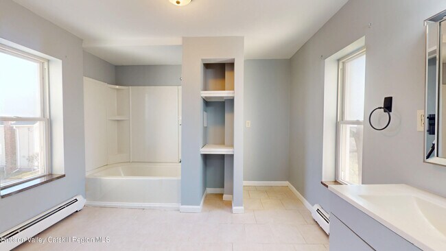 Building Photo - 16 Bailey St