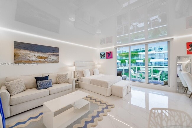 Building Photo - 2301 Collins Ave