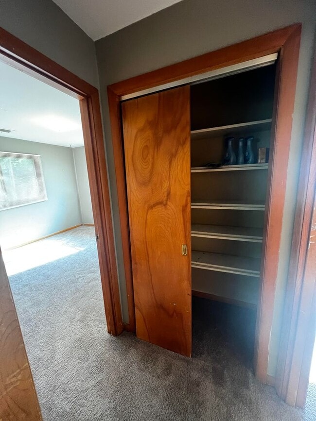 Building Photo - 1131 Maple St