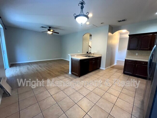 Building Photo - 7843 Foxgrove Dr