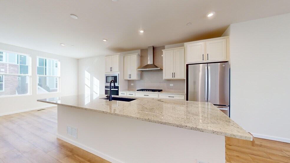 Kitchen - 134 Yorktown Ct