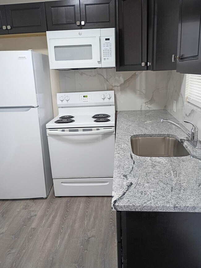 Building Photo - 1501 NW 43rd Ave