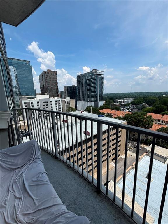 Building Photo - 943 Peachtree St NE