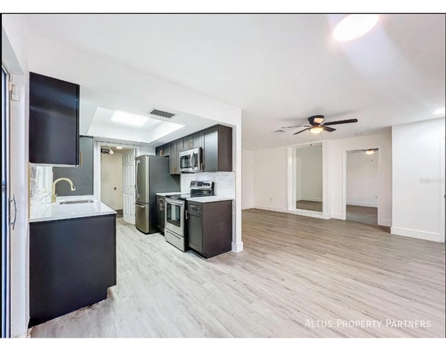 Building Photo - 6233 Dewdrop Way