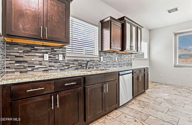 Building Photo - 1089 Indigo Sky St