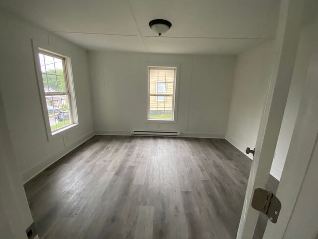 Building Photo - Newly remodeled home is located in Lancast...