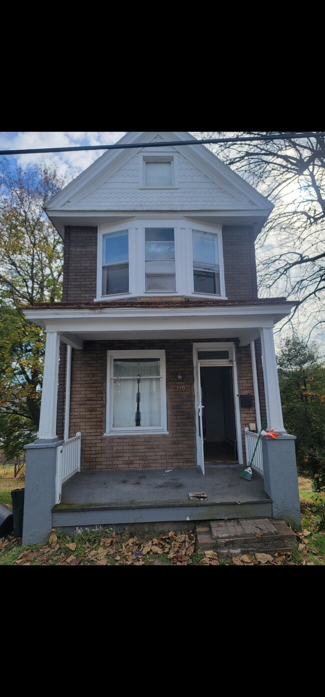 719 Seneca St 719 Seneca St Pottsville PA 17901 Apartment Finder