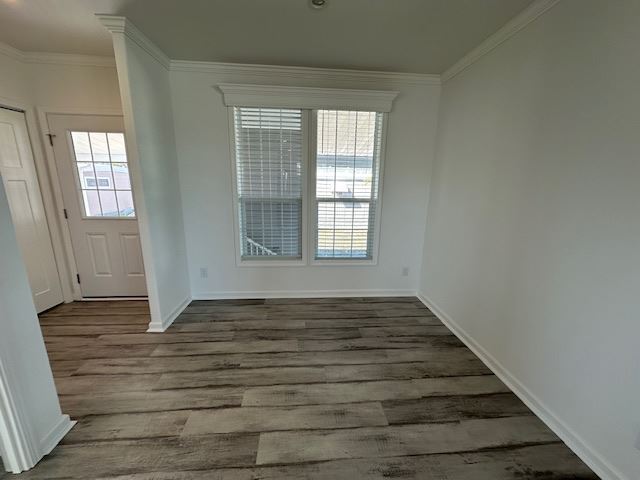 Building Photo - 928 Bonaire Ave W