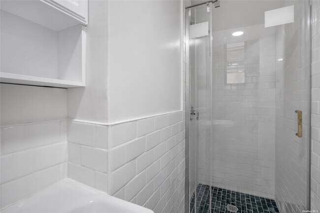 Building Photo - 86-22 Jamaica Ave