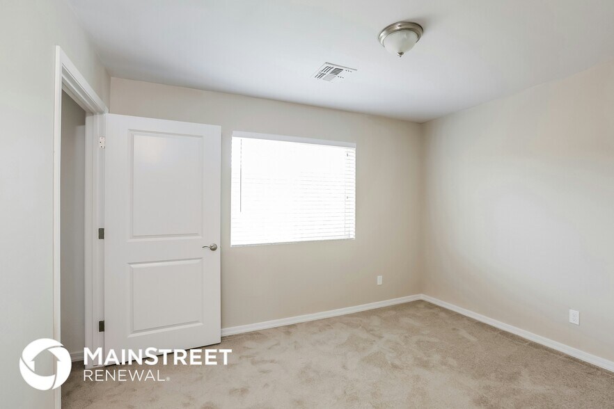 Building Photo - 2000 N 36th St