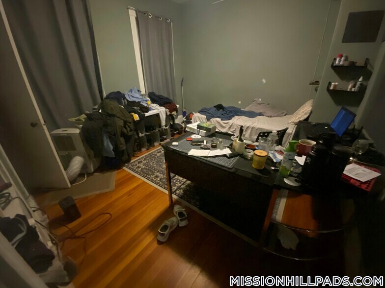 Building Photo - 12 Bucknam St